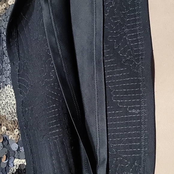 Express Size XS Gold, Silver, Black Sequin Pull-On Mini Skirt, Gently Used Cond. - Picture 7 of 9